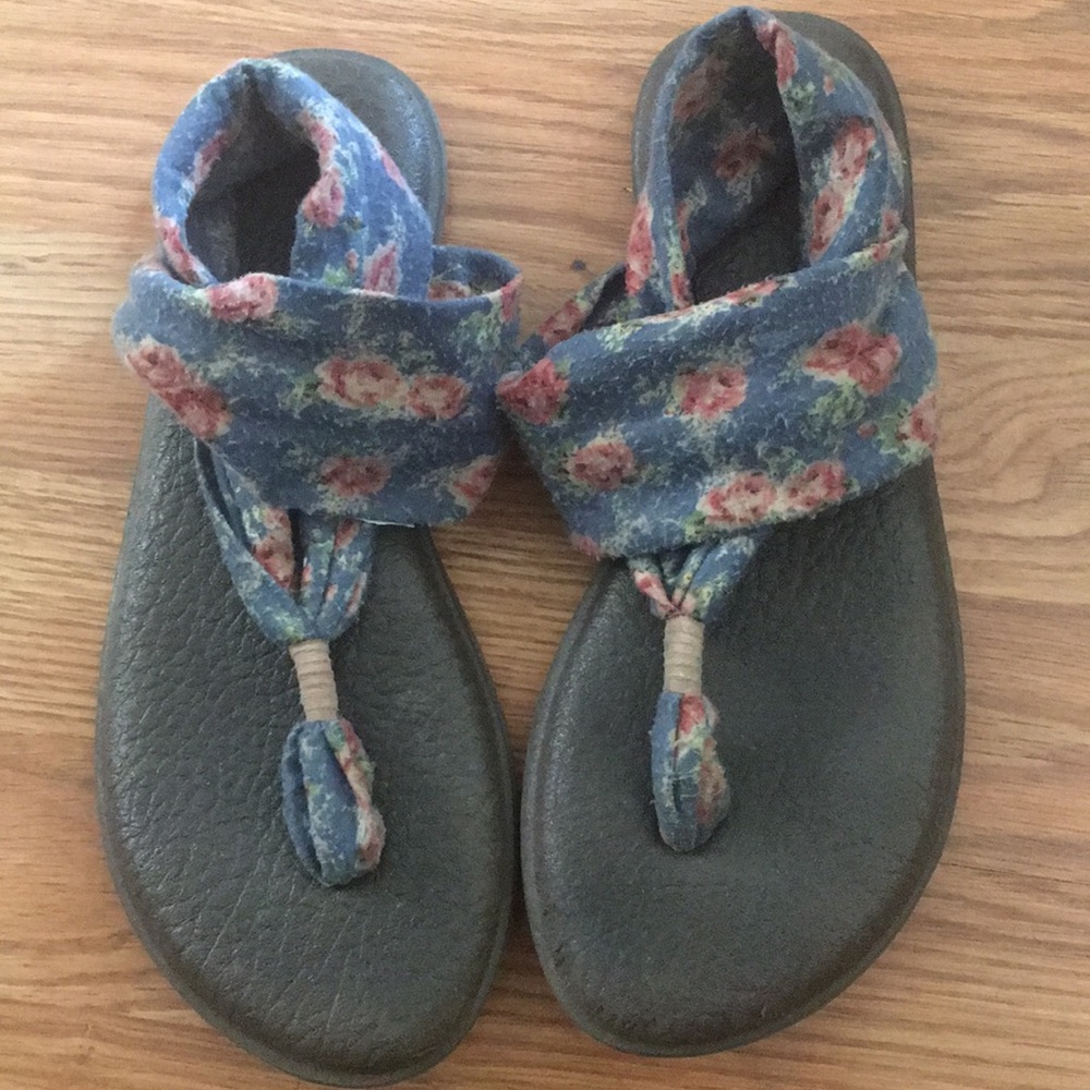 ••SOLD••Floral Sanuks